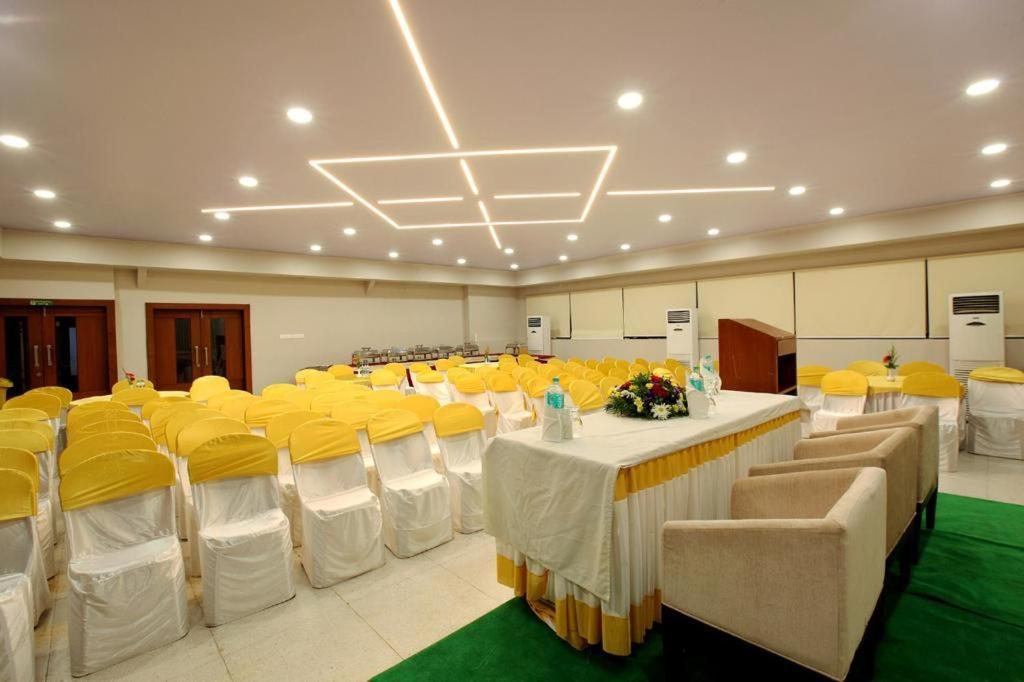 Sreevalsam Residency Kulanada Hotel Tāmarakulam Екстериор снимка