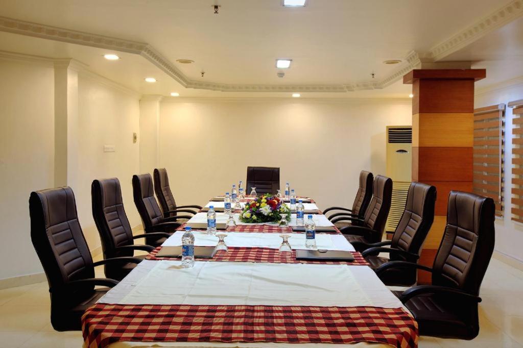 Sreevalsam Residency Kulanada Hotel Tāmarakulam Екстериор снимка